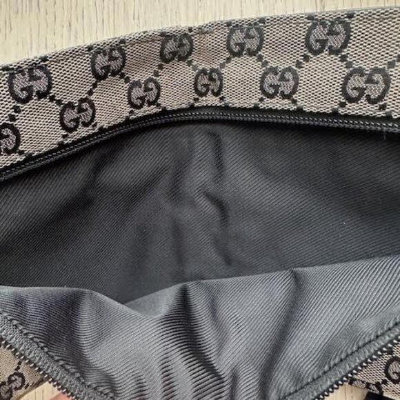 GUCCI VINTAGE BELT BAG/CROSS BODY BAG WITH ADJUSTABLE STRAP. - Picture 14 of 14